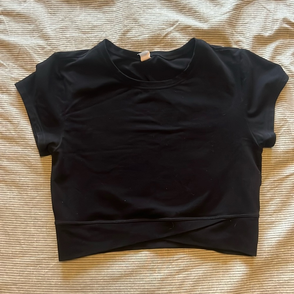 Old Navy Active Crossover Cap Sleeve Crop Top
